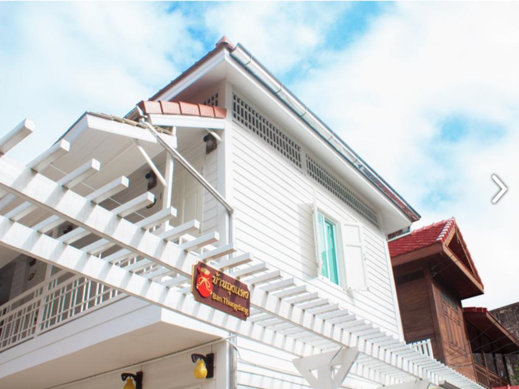 Ban Thungdang Housetel Bangkok Hotel Екстериор снимка