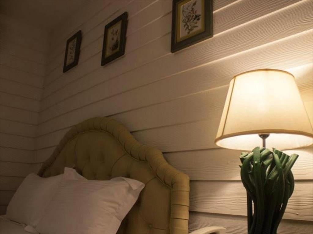 Ban Thungdang Housetel Bangkok Hotel Екстериор снимка